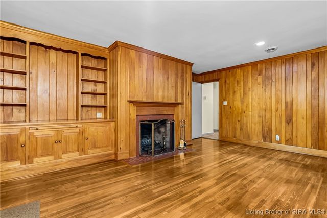 239 Hopkins Lane, Jeffersonville, IN 47130