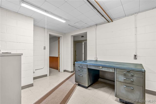 239 Hopkins Lane, Jeffersonville, IN 47130