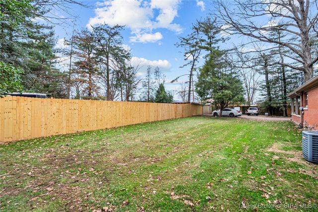 239 Hopkins Lane, Jeffersonville, IN 47130