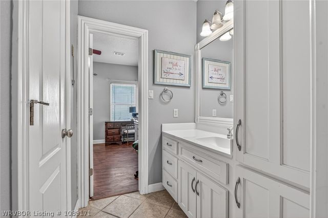810 Woodland Way, Greenwood, AR 72936