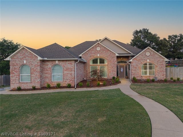 810 Woodland Way, Greenwood, AR 72936