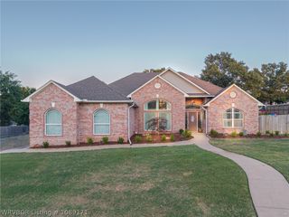 810 Woodland Way, Greenwood, AR 72936