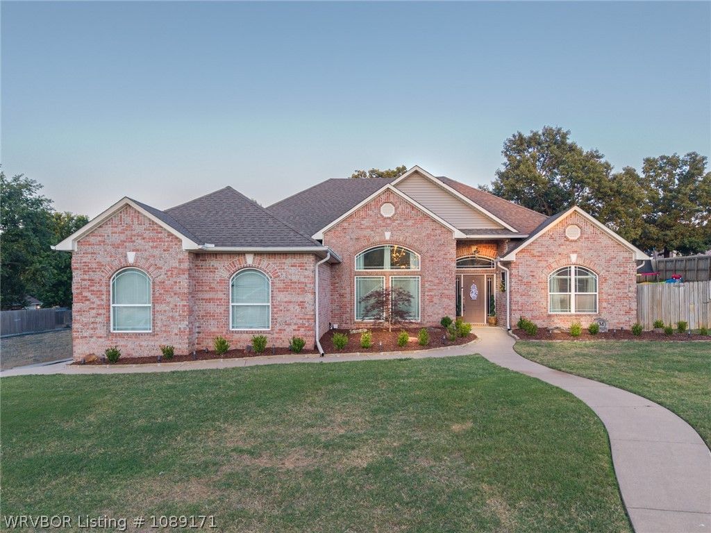 810 Woodland Way, Greenwood, AR 72936