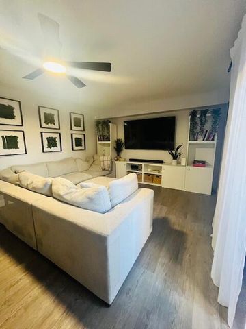 5902 59th Way, West Palm Beach, FL 33409