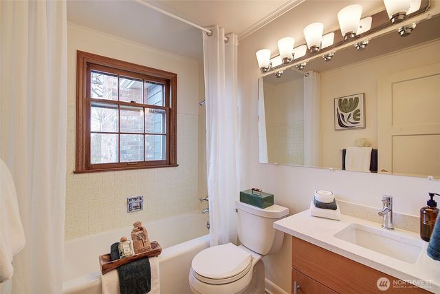 9714 20th Avenue NE, Seattle, WA 98115