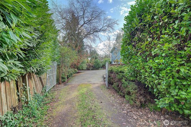 9714 20th Avenue NE, Seattle, WA 98115