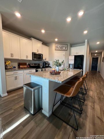1218 William Crest, New Braunfels, TX 78130