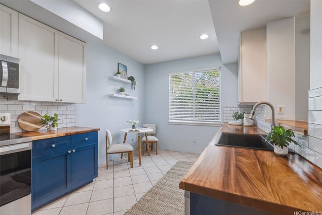 520 Lunalilo Home Road V3403, Honolulu, HI 96825