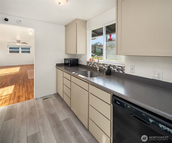 3903 Broadview Drive, Anacortes, WA 98221