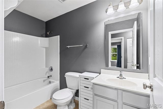 2664 Shorewood Drive, Florissant, MO 63031