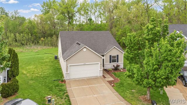 2664 Shorewood Drive, Florissant, MO 63031