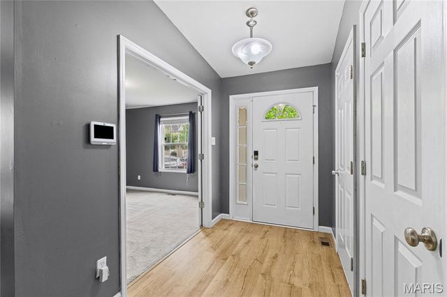 2664 Shorewood Drive, Florissant, MO 63031