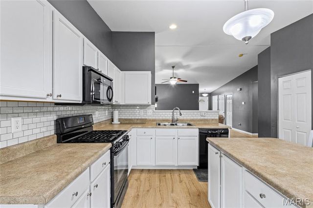 2664 Shorewood Drive, Florissant, MO 63031