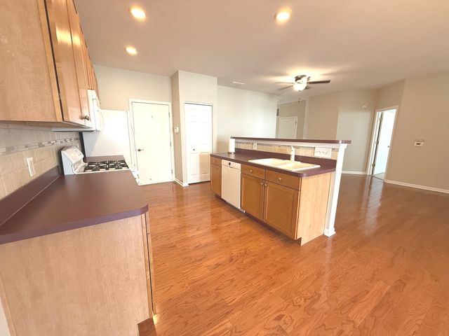1607 Cadillac Circle, Romeoville, IL 60446