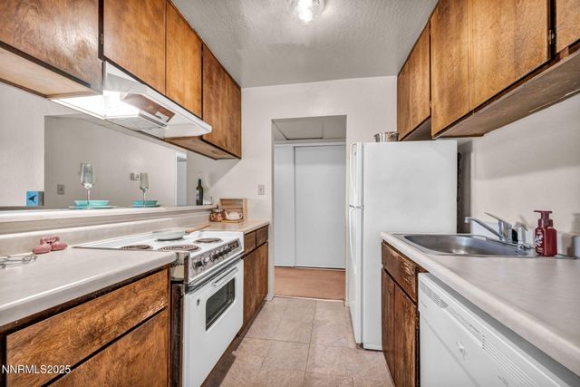 2955 Lakeside Drive 203, Reno, NV 89509