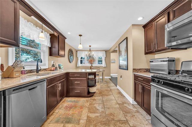 55 Oxford Avenue, Lancaster, NY 14086