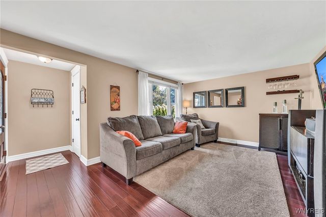 55 Oxford Avenue, Lancaster, NY 14086