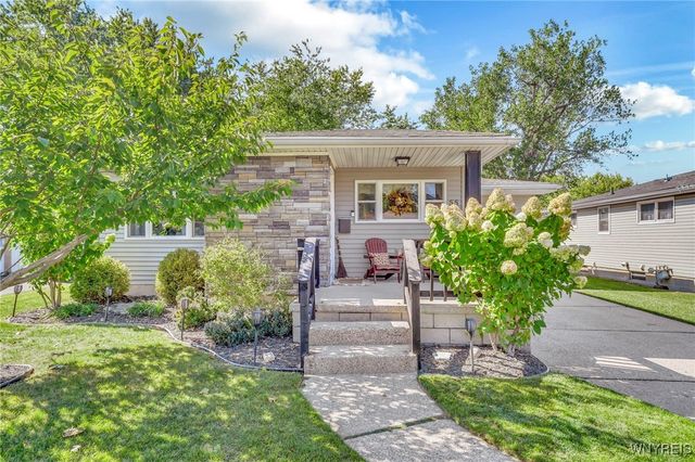 55 Oxford Avenue, Lancaster, NY 14086