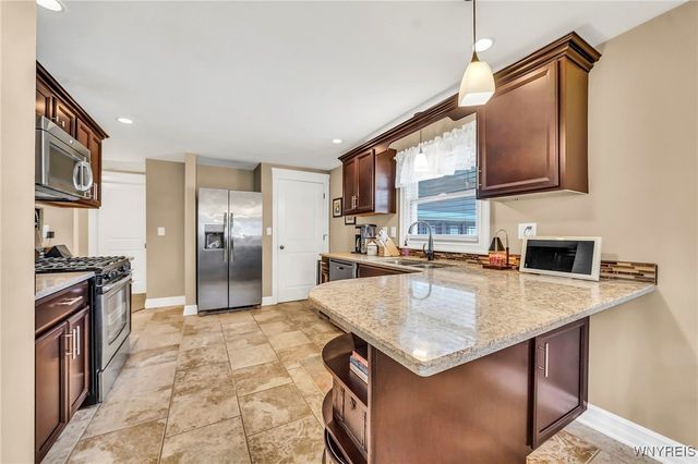 55 Oxford Avenue, Lancaster, NY 14086