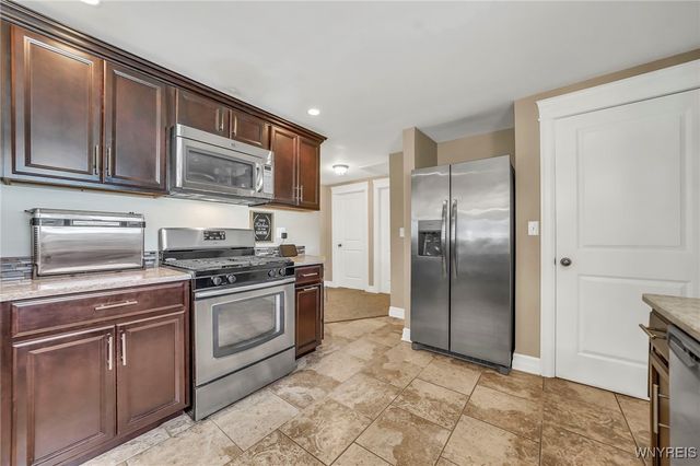 55 Oxford Avenue, Lancaster, NY 14086