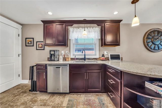 55 Oxford Avenue, Lancaster, NY 14086