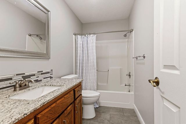 1496 S Alice Gayle Circle, Nixa, MO 65714