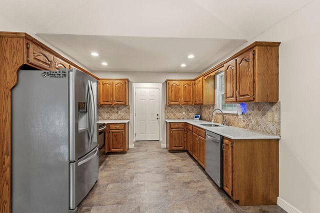 1496 S Alice Gayle Circle, Nixa, MO 65714