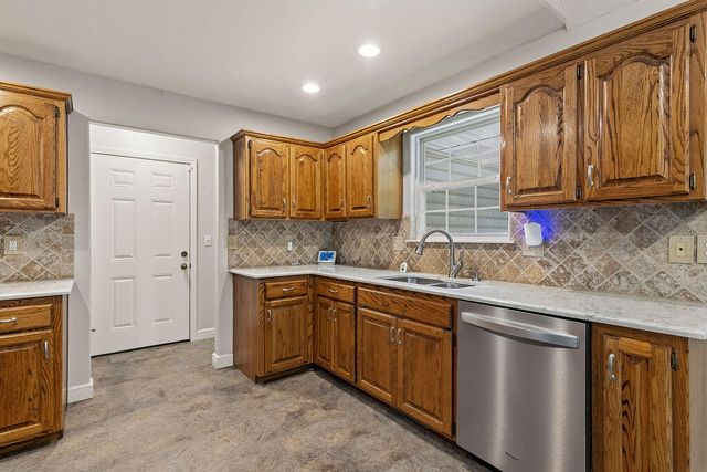1496 S Alice Gayle Circle, Nixa, MO 65714