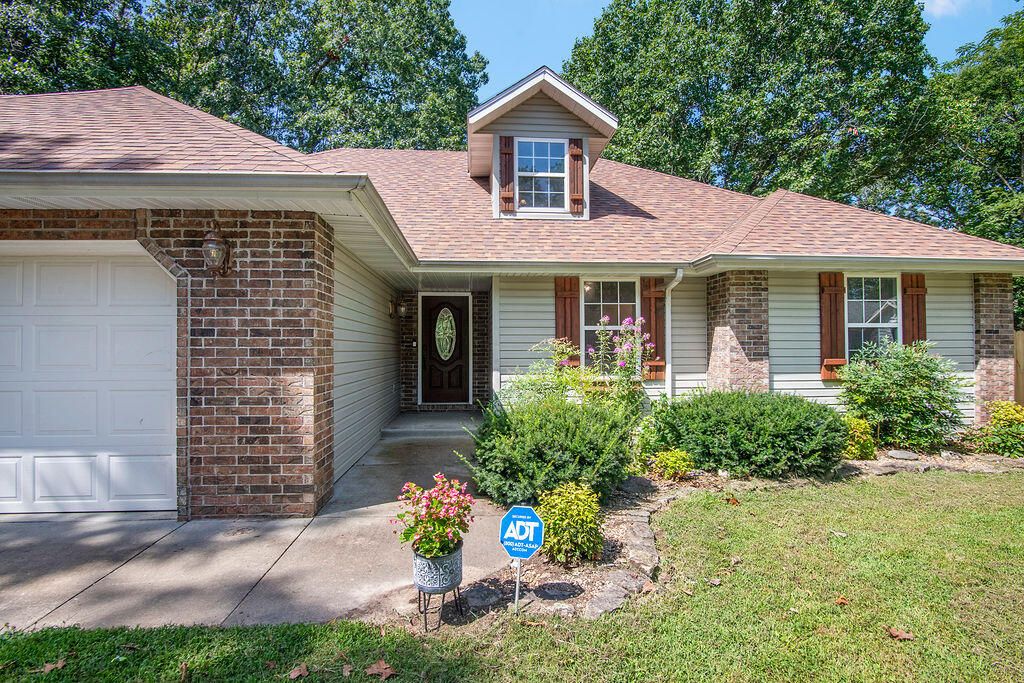 1496 S Alice Gayle Circle, Nixa, MO 65714
