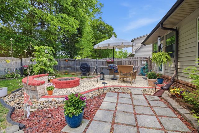 8309 Shoregate Ln, Knoxville, TN 37938