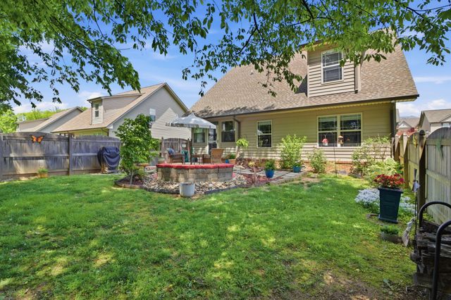 8309 Shoregate Ln, Knoxville, TN 37938