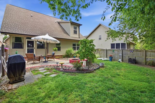 8309 Shoregate Ln, Knoxville, TN 37938