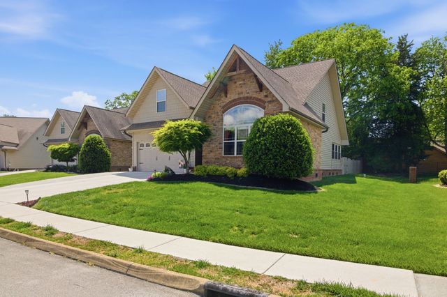 8309 Shoregate Ln, Knoxville, TN 37938