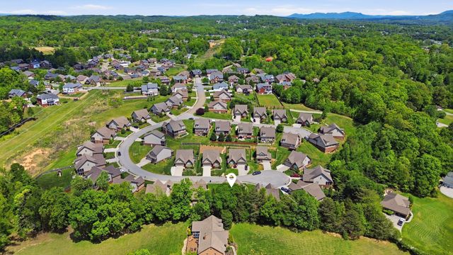 8309 Shoregate Ln, Knoxville, TN 37938