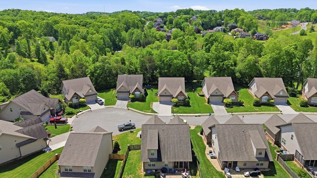 8309 Shoregate Ln, Knoxville, TN 37938