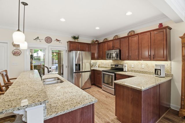 8309 Shoregate Ln, Knoxville, TN 37938