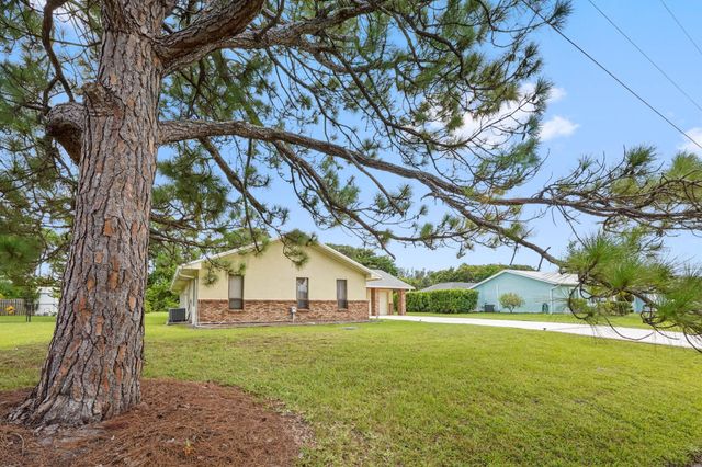 2586 SE Jason Avenue, Port St Lucie, FL 34952