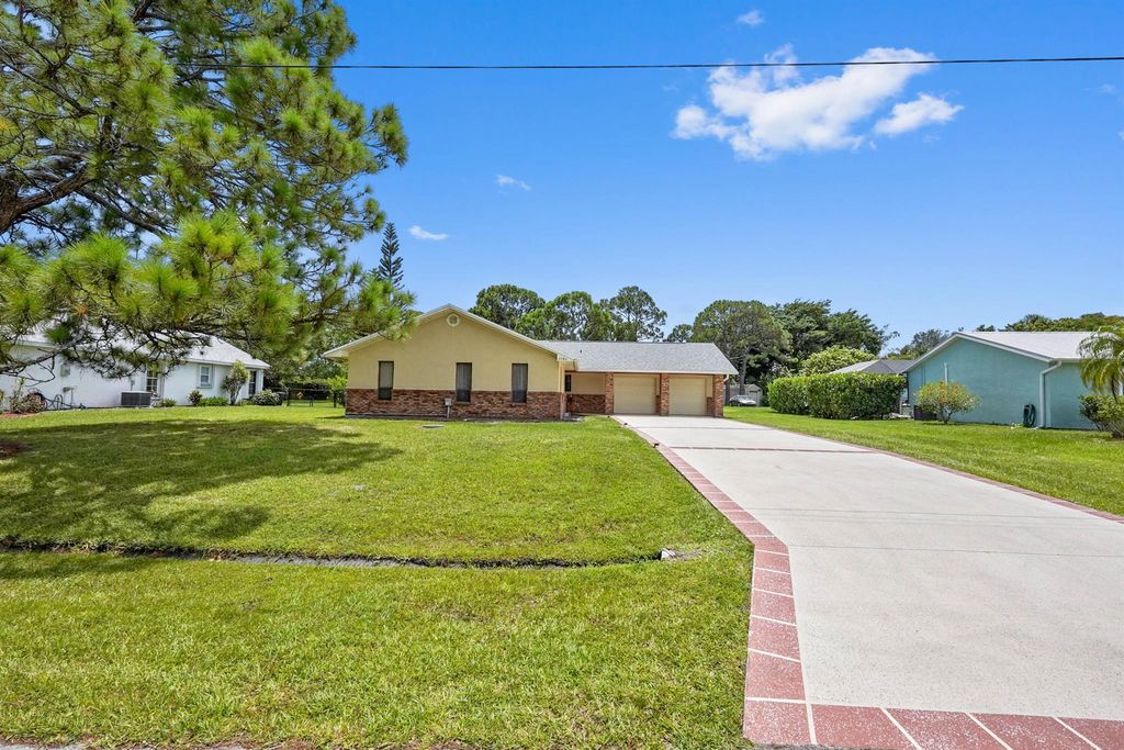 2586 SE Jason Avenue, Port St Lucie, FL 34952