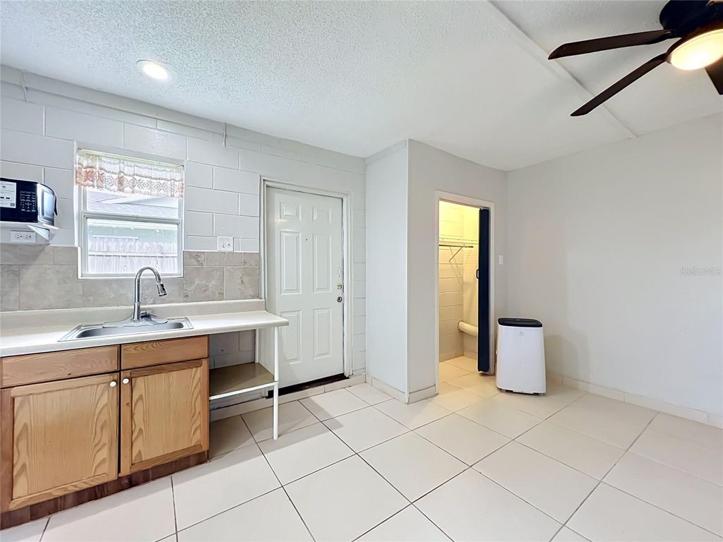 Image 18 of property listing at 7701 COOT STREET, Orlando, FL 32822
