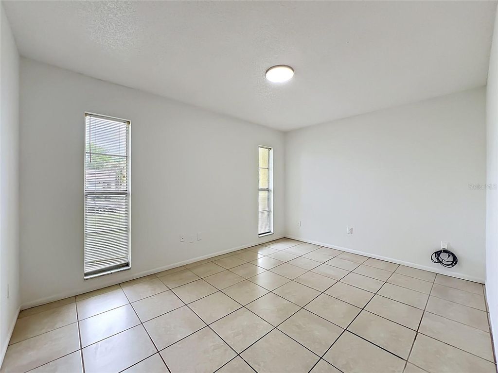 Image 10 of property listing at 7701 COOT STREET, Orlando, FL 32822