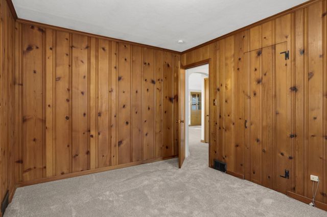 1208 Hoyt Avenue E, Saint Paul, MN 55106