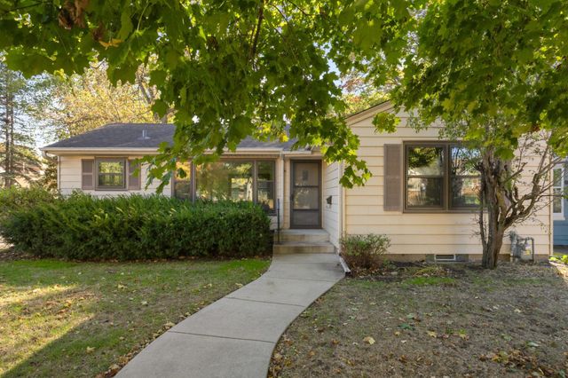1208 Hoyt Avenue E, Saint Paul, MN 55106