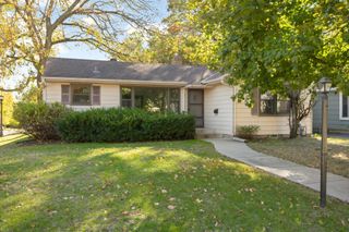1208 Hoyt Avenue E, Saint Paul, MN 55106