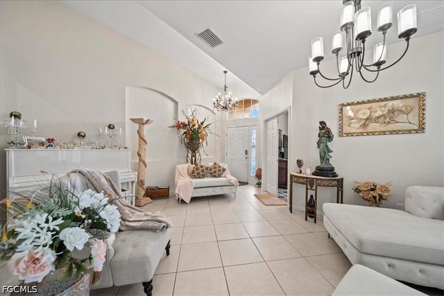 2714 Brightside CT, Cape Coral, FL 33991