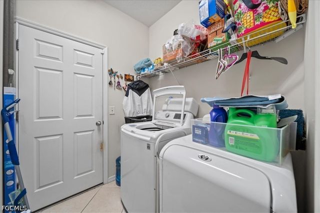 2714 Brightside CT, Cape Coral, FL 33991