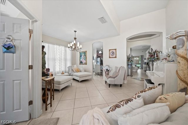 2714 Brightside CT, Cape Coral, FL 33991