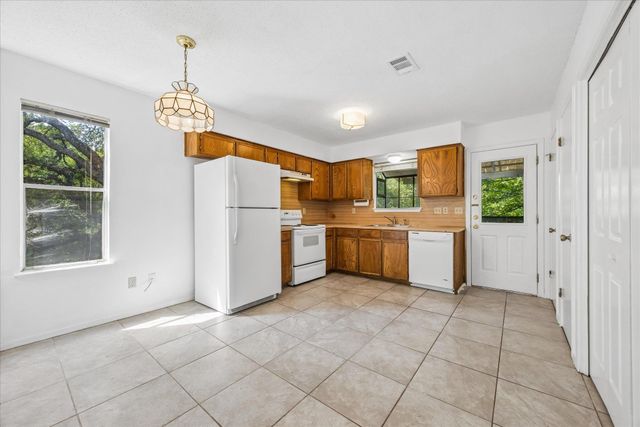 8202 Mescalero DR A, Austin, TX 78736
