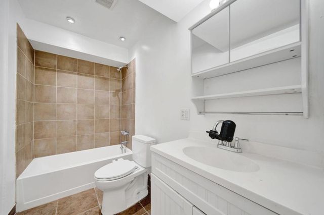7307 Haskell Avenue 4, Van Nuys, CA 91406