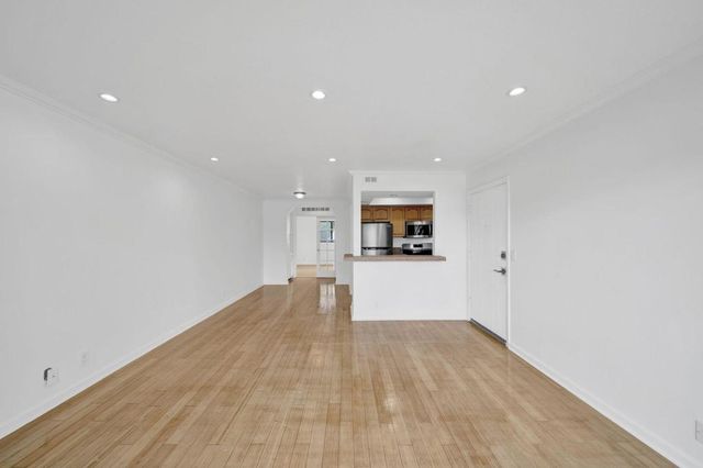 7307 Haskell Avenue 4, Van Nuys, CA 91406