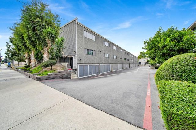7307 Haskell Avenue 4, Van Nuys, CA 91406